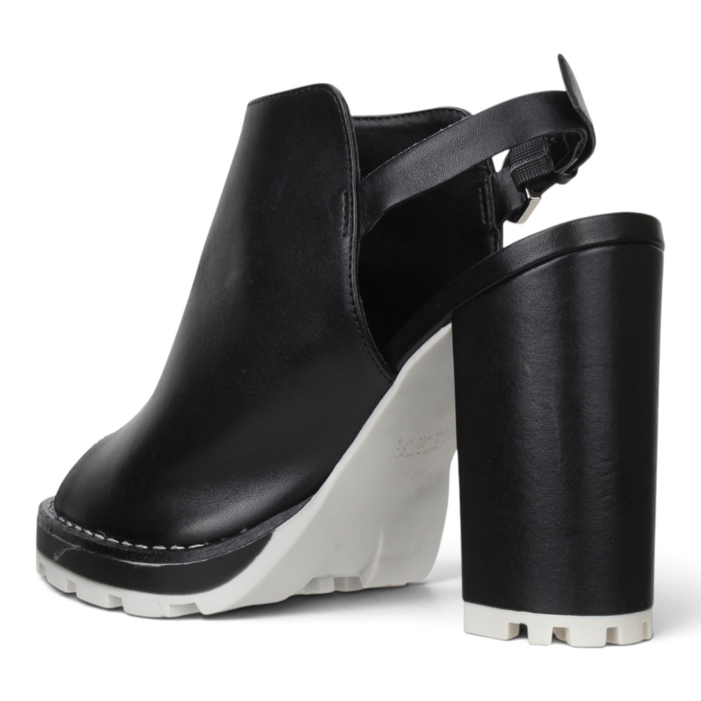 Carrano Luna Leather Tractor Sandal - Black Ice