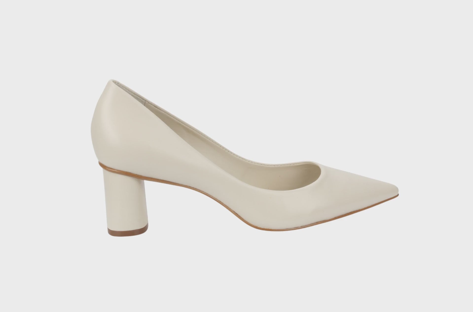 Carrano Classic Block Heel Pump - Latte